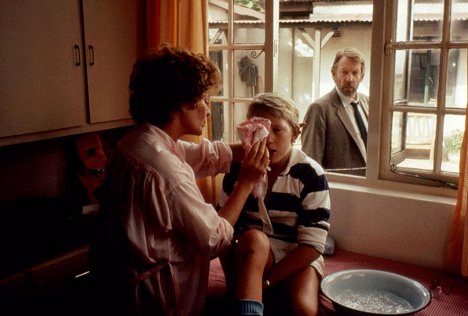 Janet Suzman, Donald Sutherland - A Dry White Season - Photos