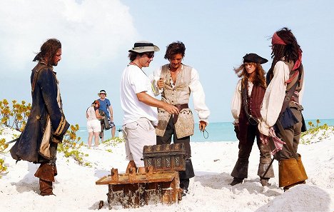 Jack Davenport, Gore Verbinski, Orlando Bloom, Keira Knightley, Johnny Depp - Piratas del Caribe: El cofre del hombre muerto - Del rodaje