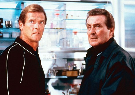 Roger Moore, Patrick Macnee - A View to a Kill - Photos