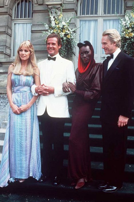 Tanya Roberts, Roger Moore, Grace Jones, Christopher Walken - Panorama para matar - Del rodaje