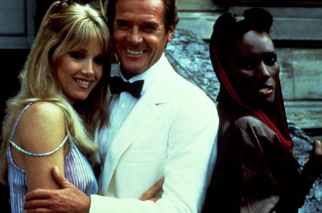 Tanya Roberts, Roger Moore, Grace Jones - James Bond: Vyhliadka na smrť - Z nakrúcania