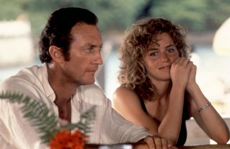 Bryan Brown, Elisabeth Shue