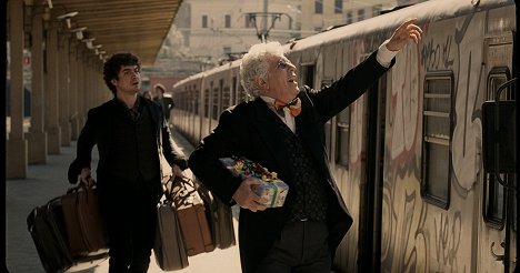 Riccardo Scamarcio, Ninetto Davoli - Pasolini - Z filmu