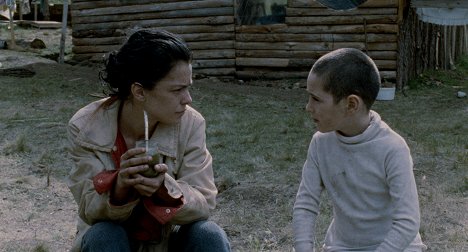 Dolores Fonzi, Joaquín Aguila - Salamandra - Van film