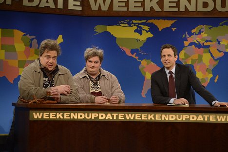 John Goodman, Bobby Moynihan, Seth Meyers - Saturday Night Live - Filmfotos