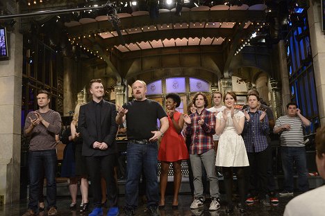 Taran Killam, Sam Smith, Louis C.K., Sasheer Zamata, Kyle Mooney, Brooks Wheelan, Noël Wells, John Milhiser, Bobby Moynihan - Saturday Night Live - Z filmu