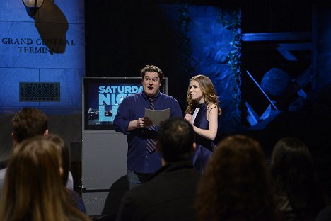 Bobby Moynihan, Anna Kendrick - Saturday Night Live - Filmfotos