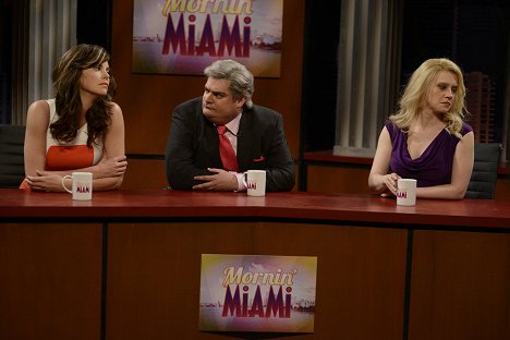 Charlize Theron, Bobby Moynihan, Kate McKinnon - Saturday Night Live - Filmfotos