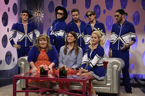 Niall Horan, Aidy Bryant, Harry Styles, Cecily Strong, Liam Payne, Louis Tomlinson, Amy Adams, Zayn Malik - Saturday Night Live - Filmfotos