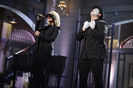 Sia - Saturday Night Live - Photos