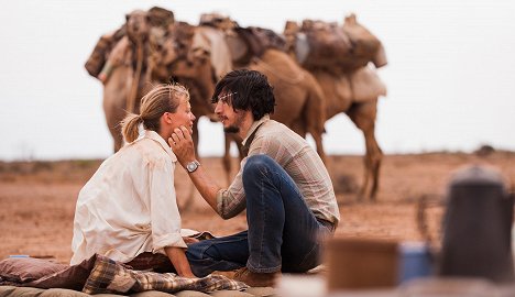 Mia Wasikowska, Adam Driver - Stopy - Z filmu