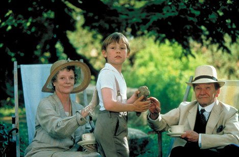 Maggie Smith, Charlie Lucas, Michael Williams - Tea with Mussolini - Do filme