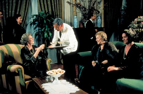 Maggie Smith, Joan Plowright - Tea with Mussolini - Photos