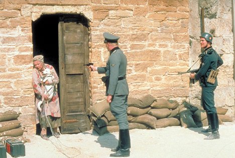 Judi Dench - Teetä Mussolinin kanssa - Kuvat elokuvasta