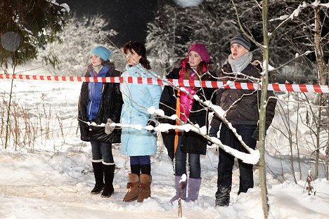 Tatyana Kosmachyova, Yulia Agafonova, Agata Mutsenietse, Aleksey Koryakov - Zakrytaya shkola - Season 1 - Z filmu