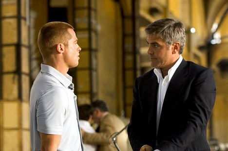 Brad Pitt, George Clooney - Ocean's Twelve - Eggyel nő a tét - Filmfotók
