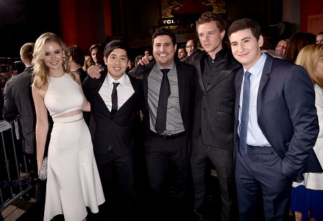 Virginia Gardner, Allen Evangelista, Dean Israelite, Jonny Weston, Sam Lerner - Project Almanac - Tapahtumista