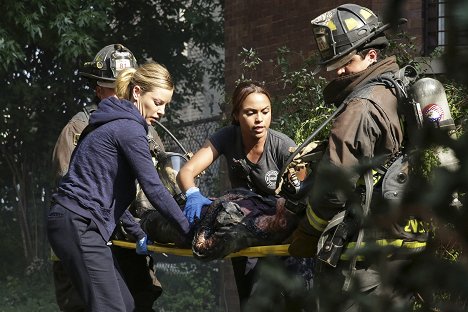 Lauren German, Monica Raymund - Chicago Fire - Defcon 1 - Photos