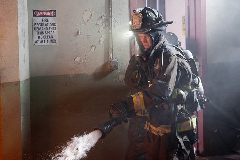 Jesse Spencer - Chicago Fire - A Nuisance Call - Photos