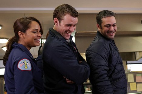 Monica Raymund, Jesse Spencer, Taylor Kinney - Chicago Fire - A Rocket Blasting Off - Do filme