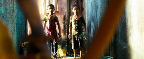 Azharuddin Mohammed Ismail, Ayush Mahesh Khedekar - Slumdog Millionaire - Van film