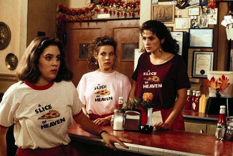 Annabeth Gish, Lili Taylor, Julia Roberts - Mystic Pizza - Z filmu