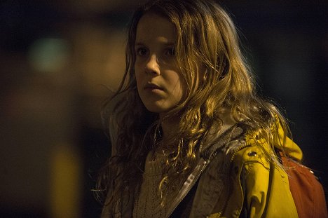 Millie Bobby Brown - Intruders - Z filmu