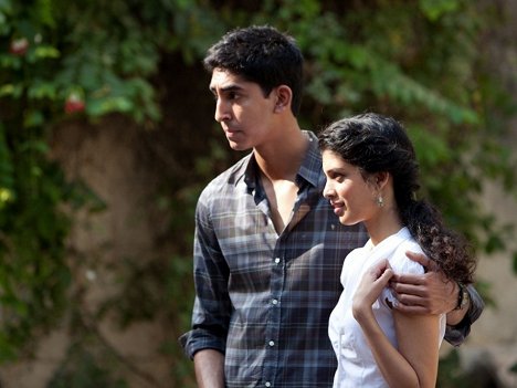 Dev Patel, Tina Desai - Hotelli Marigold - Kuvat elokuvasta