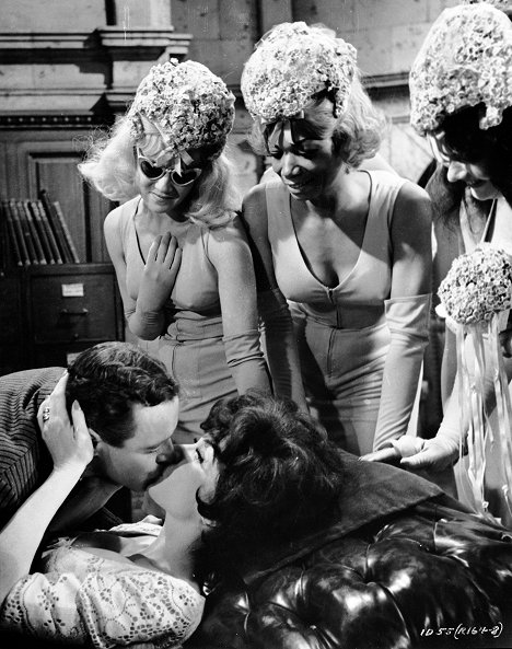 Jack Lemmon, Hope Holiday, Shirley MacLaine - Das Mädchen Irma La Douce - Filmfotos