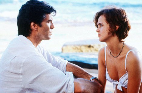 Pierce Brosnan, Izabella Scorupco - Zlaté oko - Z filmu