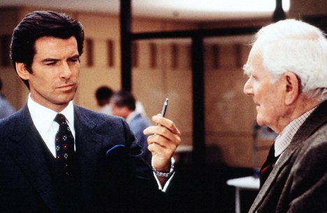 Pierce Brosnan, Desmond Llewelyn - 007 ja Kultainen silmä - Kuvat elokuvasta