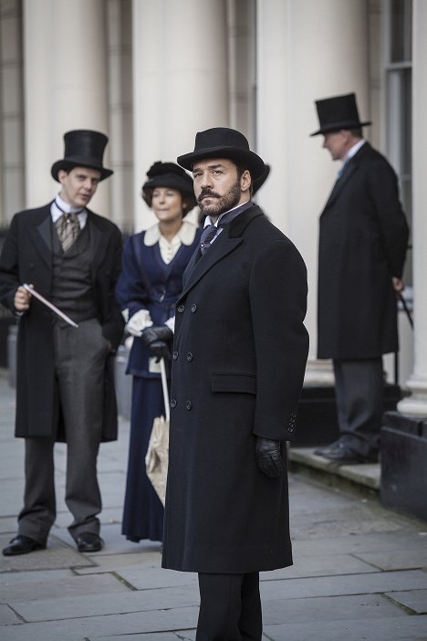 Jeremy Piven - Mr. Selfridge - Episode 8 - Photos