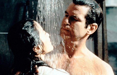 Michelle Yeoh, Pierce Brosnan - James Bond 007 - Der Morgen stirbt nie - Filmfotos