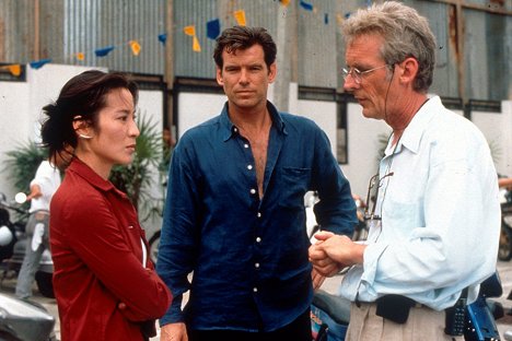 Michelle Yeoh, Pierce Brosnan, Roger Spottiswoode - James Bond - Der Morgen stirbt nie - Dreharbeiten