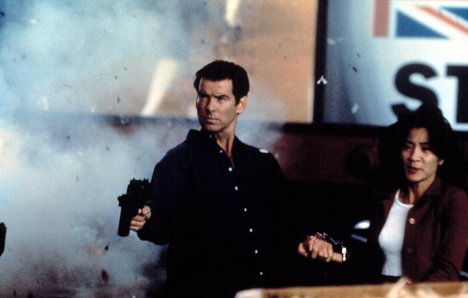 Pierce Brosnan, Michelle Yeoh - James Bond - Der Morgen stirbt nie - Filmfotos