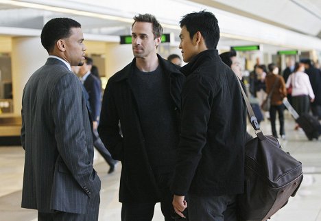 Michael Ealy, Joseph Fiennes, John Cho - FlashForward - A 561 984 - Filmfotos