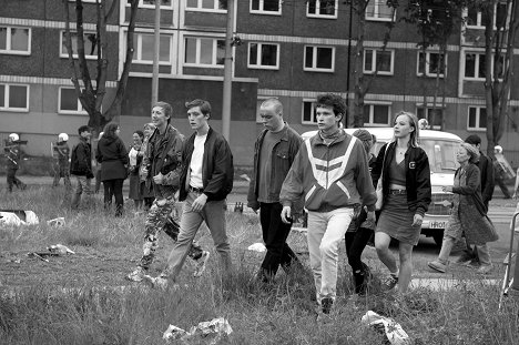 Jonas Nay, Joel Basman, Saskia Rosendahl - We Are Young. We Are Strong - Photos