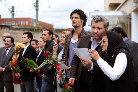 Navíd Akhavan, Semih Yavsaner, Aykut Kayacik - 300 Worte Deutsch - Film