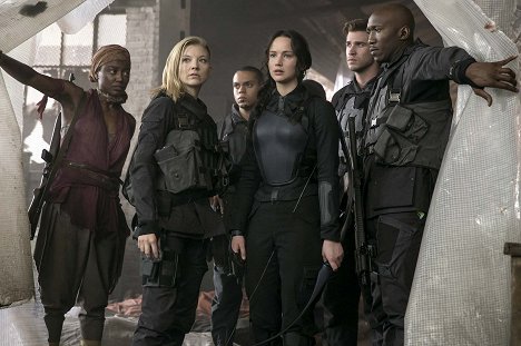 Patina Miller, Natalie Dormer, Evan Ross, Jennifer Lawrence, Liam Hemsworth, Mahershala Ali - The Hunger Games: Mockingjay - Part 1 - Photos