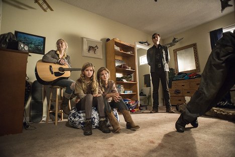 Emily Kinney, Kyla Kenedy, Brighton Sharbino, David Morrissey - Walking Dead - Spomienky - Z filmu