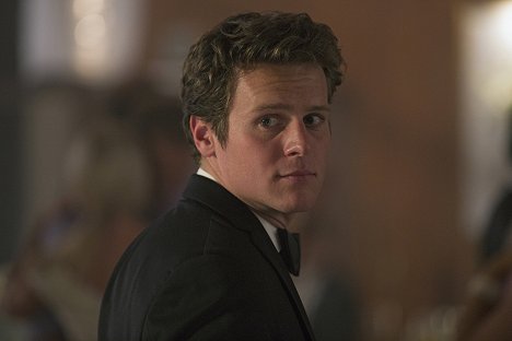 Jonathan Groff - Looking - Looking for a Plus-One - Photos