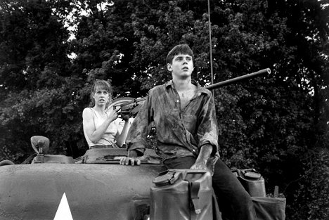 Jenilee Harrison, C. Thomas Howell - Der Tank - Filmfotos