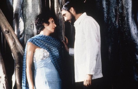 Anjelica Huston, Alfred Molina - Cuando salí de Cuba - De la película