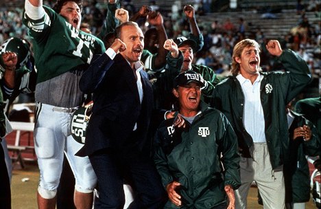 Hector Elizondo, Robert Loggia - Necessary Roughness - De la película