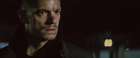 Joel Kinnaman - Run All Night - Photos