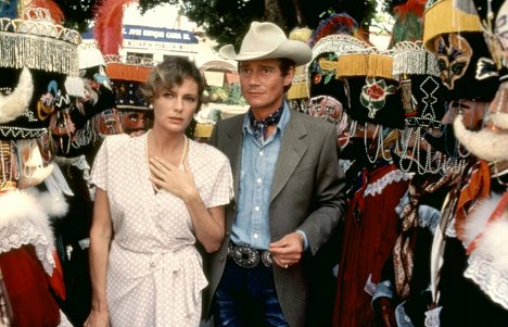 Jacqueline Bisset, Anthony Andrews - A vulkán alatt - Filmfotók