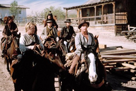 Kiefer Sutherland, Emilio Estevez - Mladé pušky 2 - Z filmu