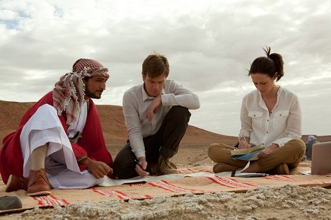 Amr Waked, Ewan McGregor, Emily Blunt - Salmon Fishing in the Yemen - Van film