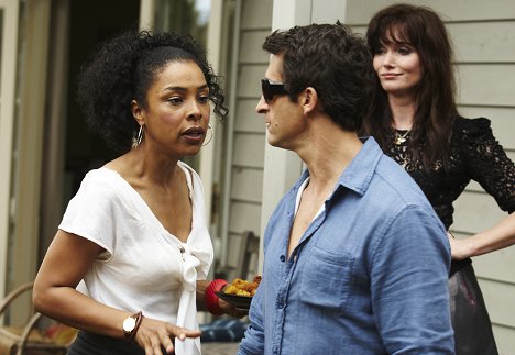 Sophie Okonedo, Jonathan LaPaglia, Essie Davis - Facka - Hector - Z filmu