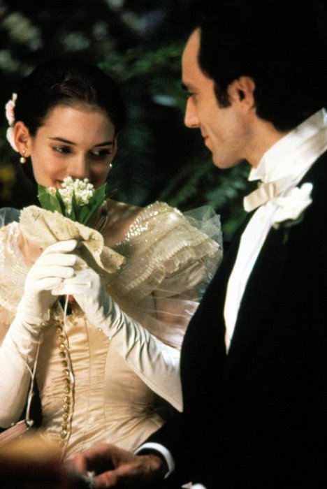 Winona Ryder, Daniel Day-Lewis - The Age of Innocence - Photos